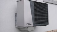 Lniano-wapienne panele ścienne z pętlą kapilarną 24 V – ciche chłodzenie i przytulne ogrzewanie bez klimatyzatora
